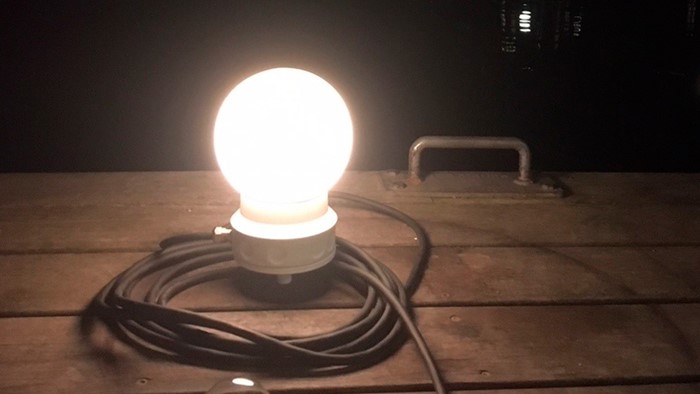 LED lyskilde med ledning