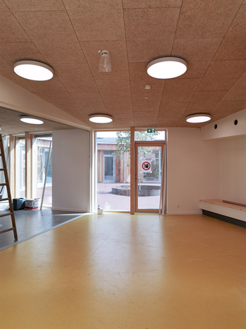 Fællesområde med LED belysning i Børnehus Havdrup Vest