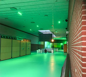 Grøn belysning på førstesal i JYSK arena